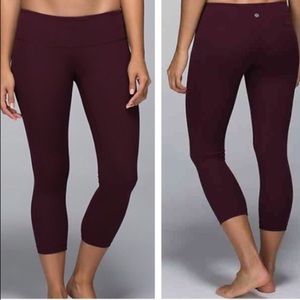 Lululemon Wonder Under Crops, Size 4, Burgundy
